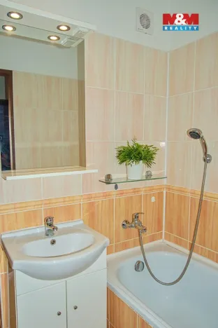 Prodej bytu 2+kk, Česká Lípa, Hradecká, 39 m2