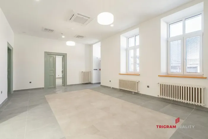 Pronájem restaurace, Hradec Králové - Plotiště nad Labem, Petra Jilemnického, 244 m2