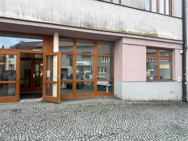 Pronájem obchodního prostoru, Náměšť nad Oslavou, Masarykovo nám., 42 m2