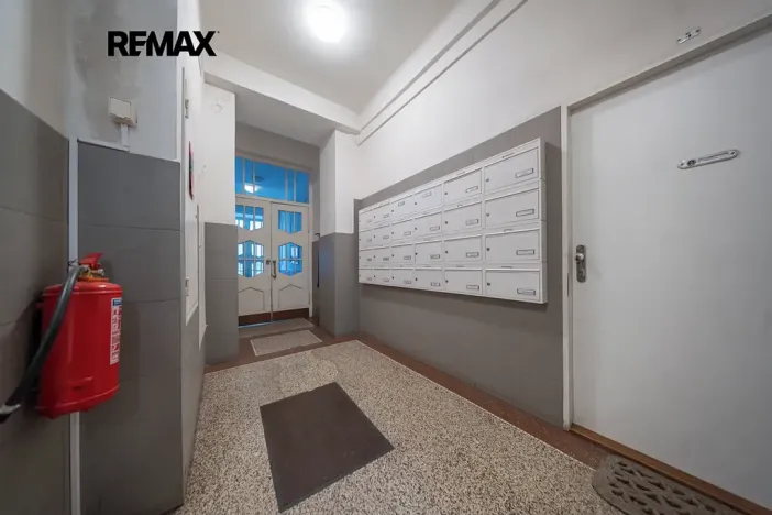 Pronájem bytu 2+kk, Praha - Nusle, Jaromírova, 46 m2