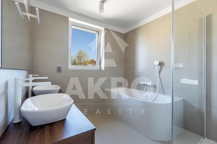 Prodej bytu 4+kk, Praha - Klánovice, Holekova, 158 m2