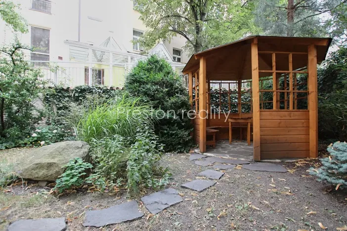 Pronájem bytu 1+1, Praha - Vršovice, Moskevská, 35 m2