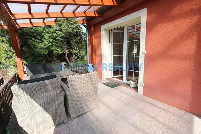 Pronájem rodinného domu, Praha - Újezd nad Lesy, Týnecká, 210 m2