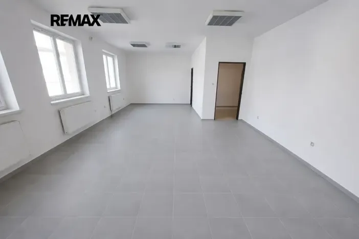 Pronájem kanceláře, Slavkov u Brna, 82 m2