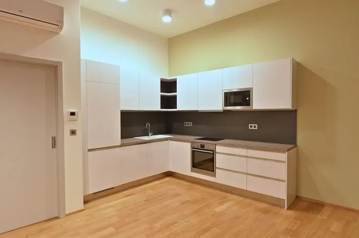 Pronájem bytu 2+kk, Brno, Husova, 59 m2