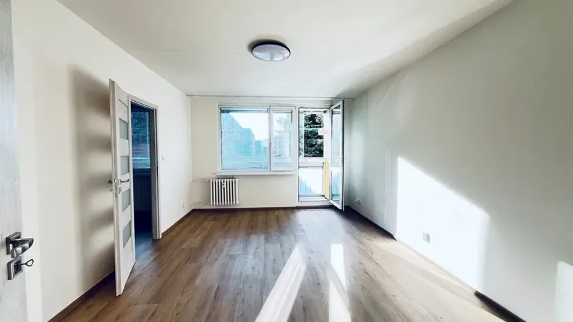 Pronájem bytu 3+1, Praha - Kobylisy, Chotovická, 84 m2