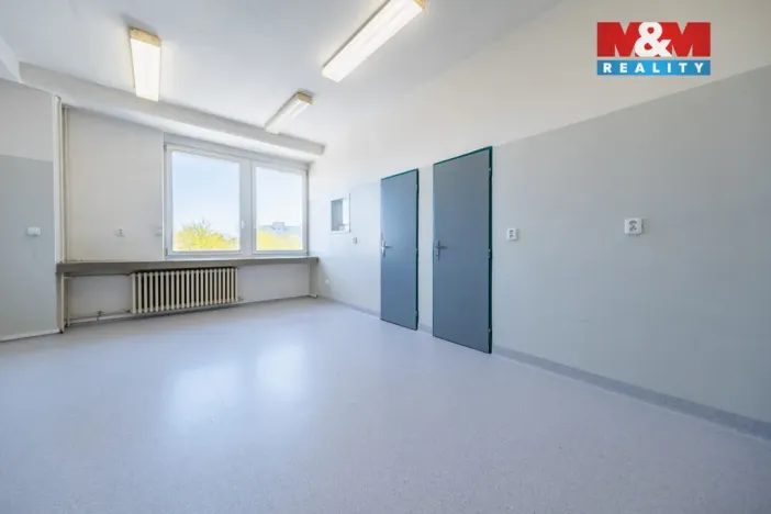 Pronájem obchodního prostoru, Praha - Petrovice, Ohmova, 193 m2