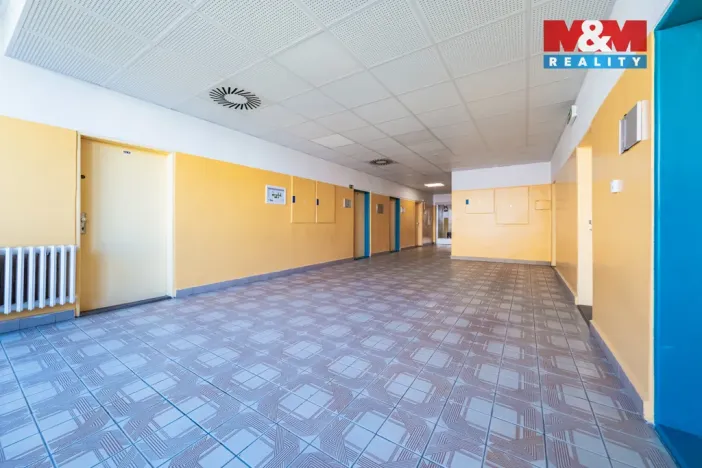 Pronájem obchodního prostoru, Praha - Petrovice, Ohmova, 193 m2