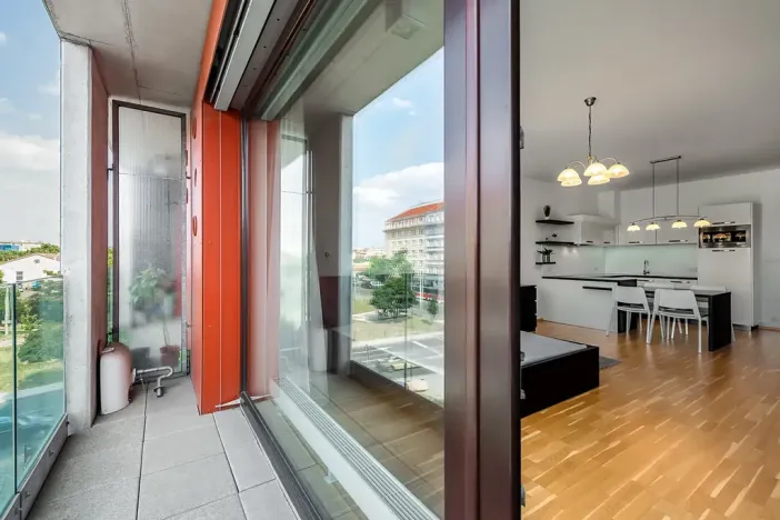 Pronájem bytu 1+kk, Praha - Vinohrady, Korunní, 47 m2