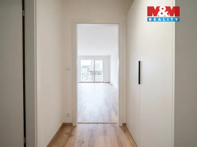 Pronájem bytu 1+kk, Praha, 35 m2