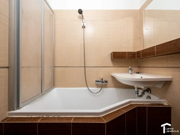 Pronájem bytu 1+1, Pardubice - Bílé Předměstí, Ke Kamenci, 40 m2