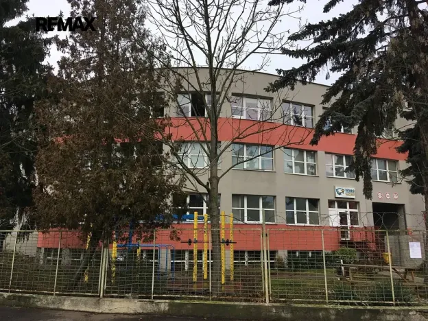 Pronájem kanceláře, Praha - Hloubětín, Nademlejnská, 40 m2