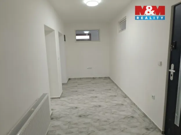 Pronájem bytu 3+kk, Bělá pod Bezdězem, Masarykovo náměstí, 80 m2