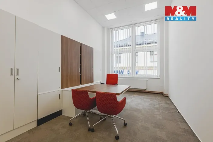 Pronájem kanceláře, Klatovy - Klatovy I, nám. Míru, 396 m2