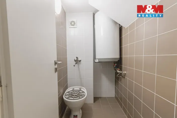 Pronájem kanceláře, Klatovy - Klatovy I, nám. Míru, 396 m2