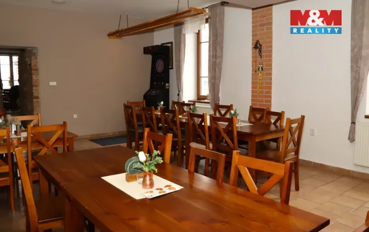 Pronájem restaurace, Holice, Smetanova, 220 m2