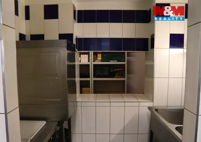 Pronájem restaurace, Holice, Smetanova, 220 m2