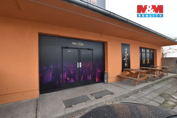 Pronájem restaurace, Holice, Smetanova, 220 m2