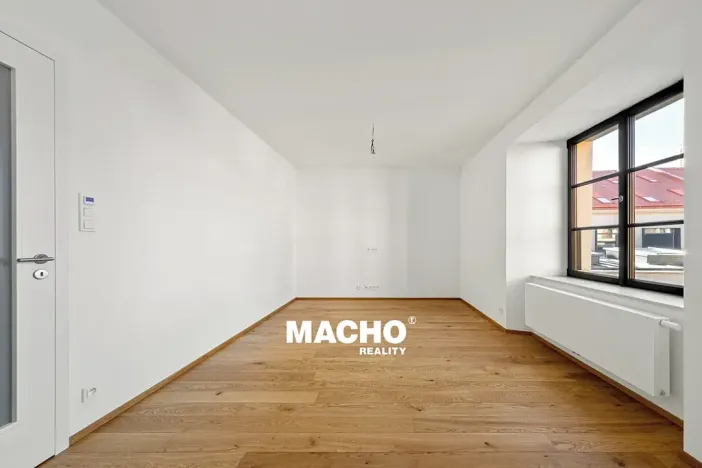 Pronájem bytu 1+kk, Praha, Bělehradská, 26 m2