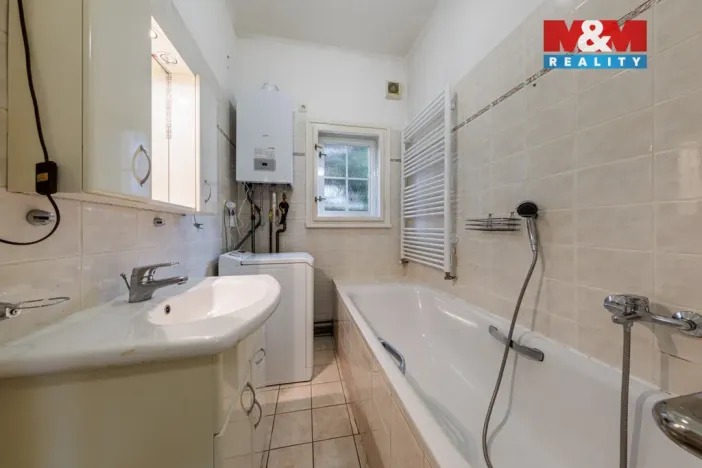 Prodej bytu 3+1, Karlovy Vary - Drahovice, Americká, 92 m2