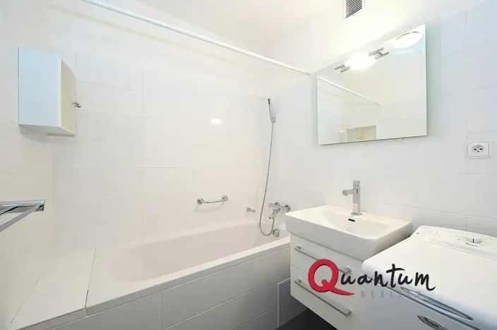 Pronájem bytu 2+kk, Praha - Prosek, Jablonecká, 55 m2