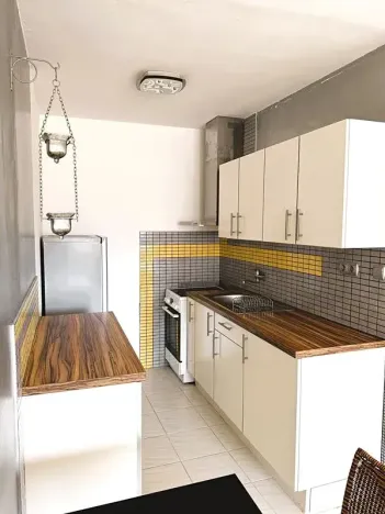 Pronájem bytu 2+kk, Praha - Kobylisy, Frýdlantská, 43 m2