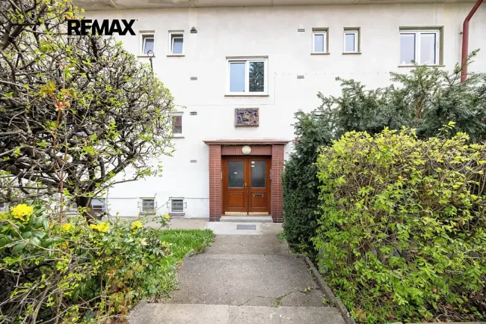 Prodej bytu 2+1, Praha - Dejvice, Na viničních horách, 58 m2