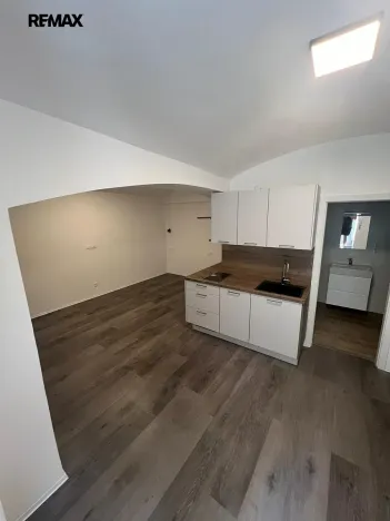 Pronájem bytu 1+kk, Praha - Nusle, Oldřichova, 28 m2