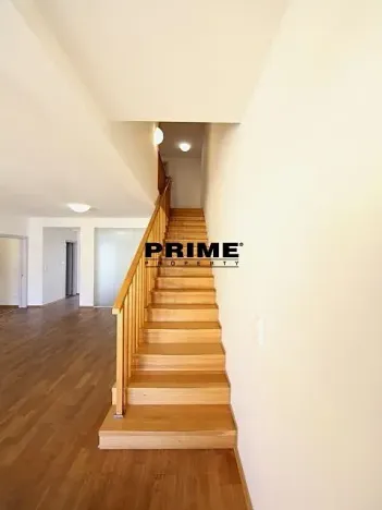 Pronájem kanceláře, Praha - Smíchov, Štefánikova, 168 m2