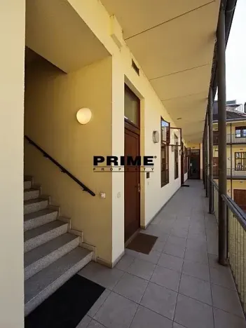 Pronájem kanceláře, Praha - Smíchov, Štefánikova, 168 m2