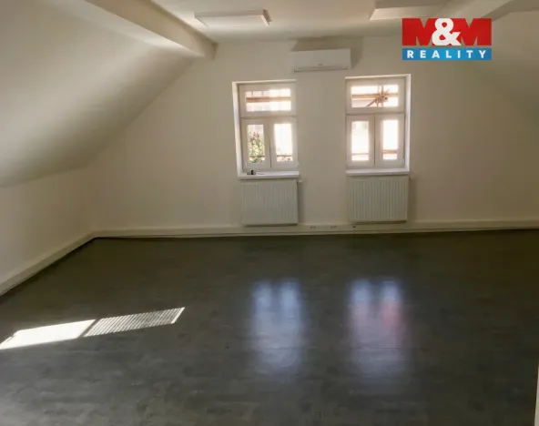 Pronájem obchodního prostoru, Rožnov pod Radhoštěm, Nádražní, 36 m2