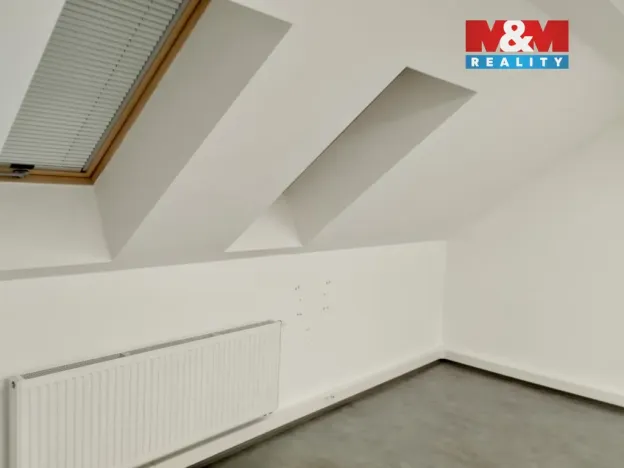 Pronájem obchodního prostoru, Rožnov pod Radhoštěm, Nádražní, 36 m2