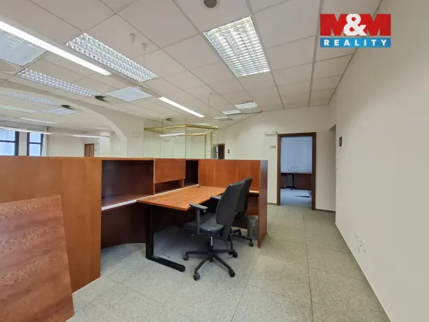 Pronájem kanceláře, Chodov, Staroměstská, 220 m2