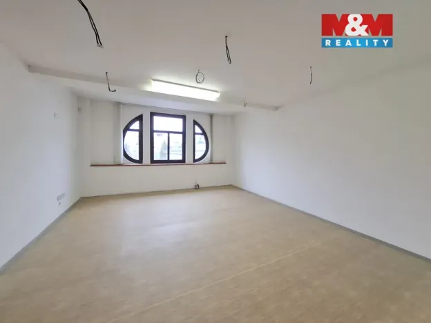 Pronájem obchodního prostoru, Chodov, Staroměstská, 220 m2