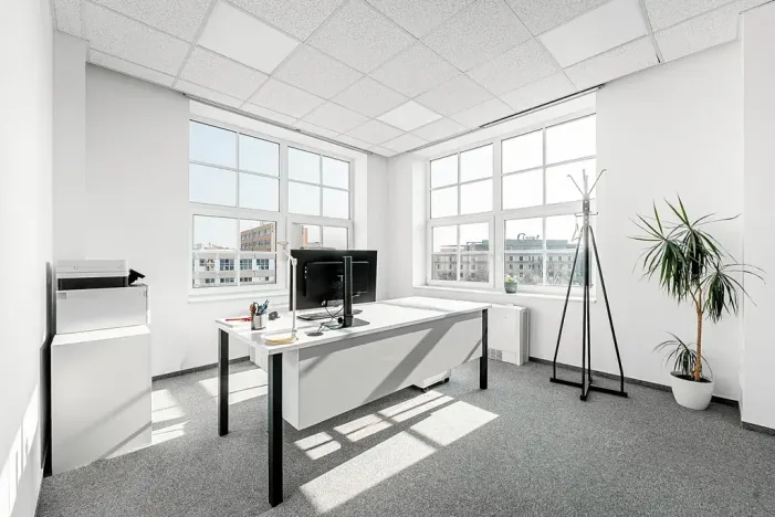 Pronájem kanceláře, Praha - Holešovice, U Uranie, 270 m2