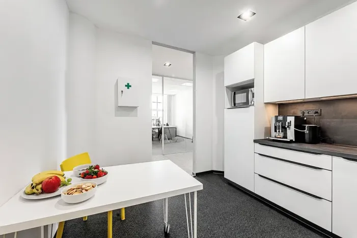 Pronájem kanceláře, Praha - Holešovice, U Uranie, 500 m2