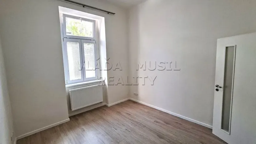 Pronájem bytu 2+kk, Praha - Libeň, Novákových, 36 m2