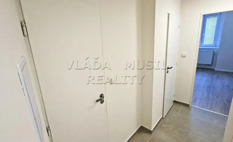 Pronájem bytu 2+kk, Praha - Libeň, Novákových, 36 m2