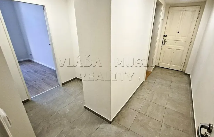 Pronájem bytu 2+kk, Praha - Libeň, Novákových, 36 m2