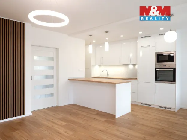 Prodej bytu 3+kk, Praha - Bohnice, Zelenohorská, 77 m2