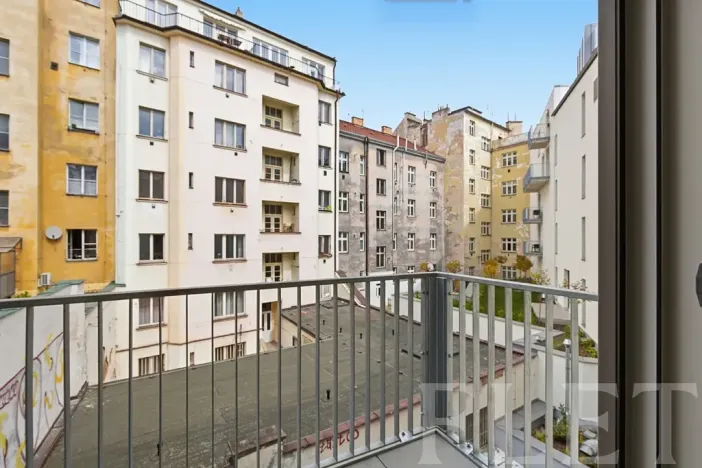 Pronájem bytu 1+kk, Praha - Vršovice, Krymská, 23 m2