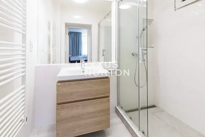 Pronájem bytu 2+kk, Praha - Dejvice, Evropská, 73 m2