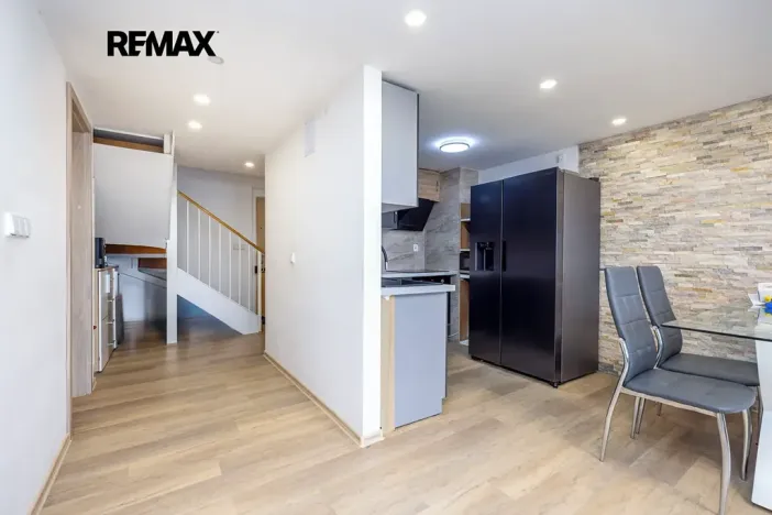 Pronájem bytu 4+kk, Praha - Modřany, Plovdivská, 82 m2