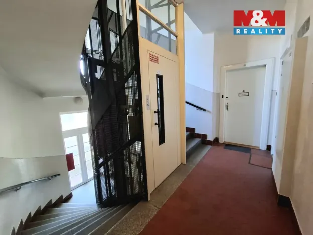 Pronájem bytu 3+kk, Praha - Holešovice, U smaltovny, 75 m2