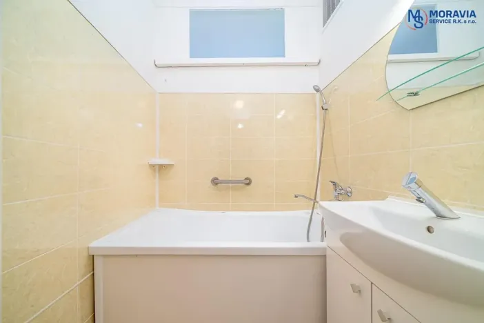 Prodej bytu 2+1, Bruntál, Jesenická, 53 m2