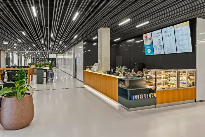 Pronájem kanceláře, Praha - Dejvice, Evropská, 1751 m2