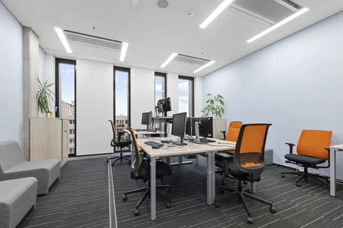 Pronájem kanceláře, Praha - Dejvice, Evropská, 1751 m2