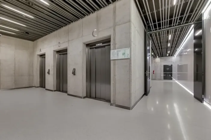 Pronájem kanceláře, Praha - Dejvice, Evropská, 1751 m2