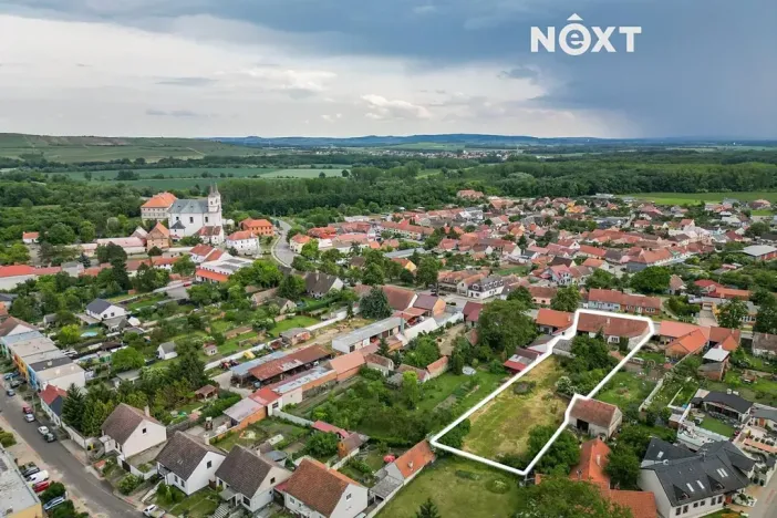 Prodej pozemku pro bydlení, Drnholec, nám. Svobody, 2111 m2