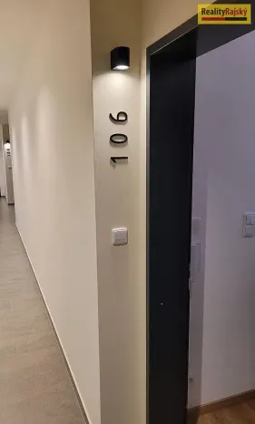 Pronájem bytu 2+kk, Praha - Dolní Měcholupy, Honzíkova, 40 m2